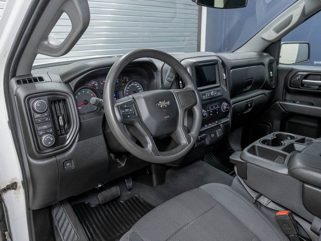 2019 Chevrolet Silverado 1500 in St-Jérôme, Quebec - 2 - w1024h768px