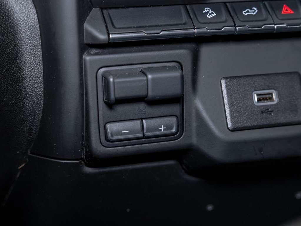 2019 Chevrolet Silverado 1500 in St-Jérôme, Quebec - 21 - w1024h768px