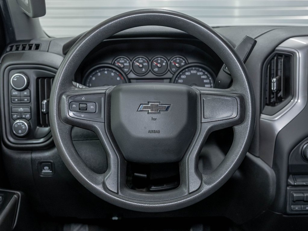 2019 Chevrolet Silverado 1500 in St-Jérôme, Quebec - 14 - w1024h768px