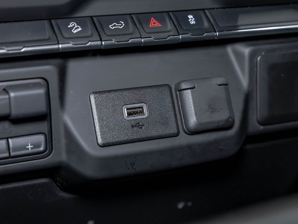 2019 Chevrolet Silverado 1500 in St-Jérôme, Quebec - 23 - w1024h768px