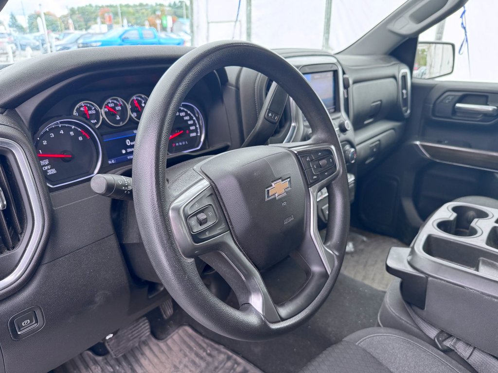 2020 Chevrolet Silverado 1500 in St-Jérôme, Quebec - 3 - w1024h768px