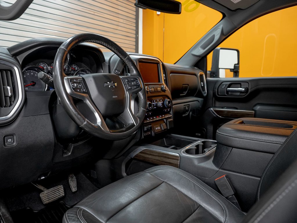 2020 Chevrolet Silverado 1500 in St-Jérôme, Quebec - 2 - w1024h768px
