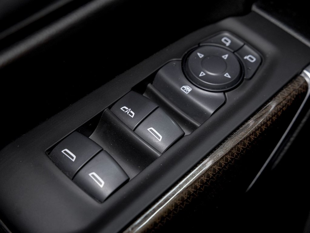 2020 Chevrolet Silverado 1500 in St-Jérôme, Quebec - 27 - w1024h768px