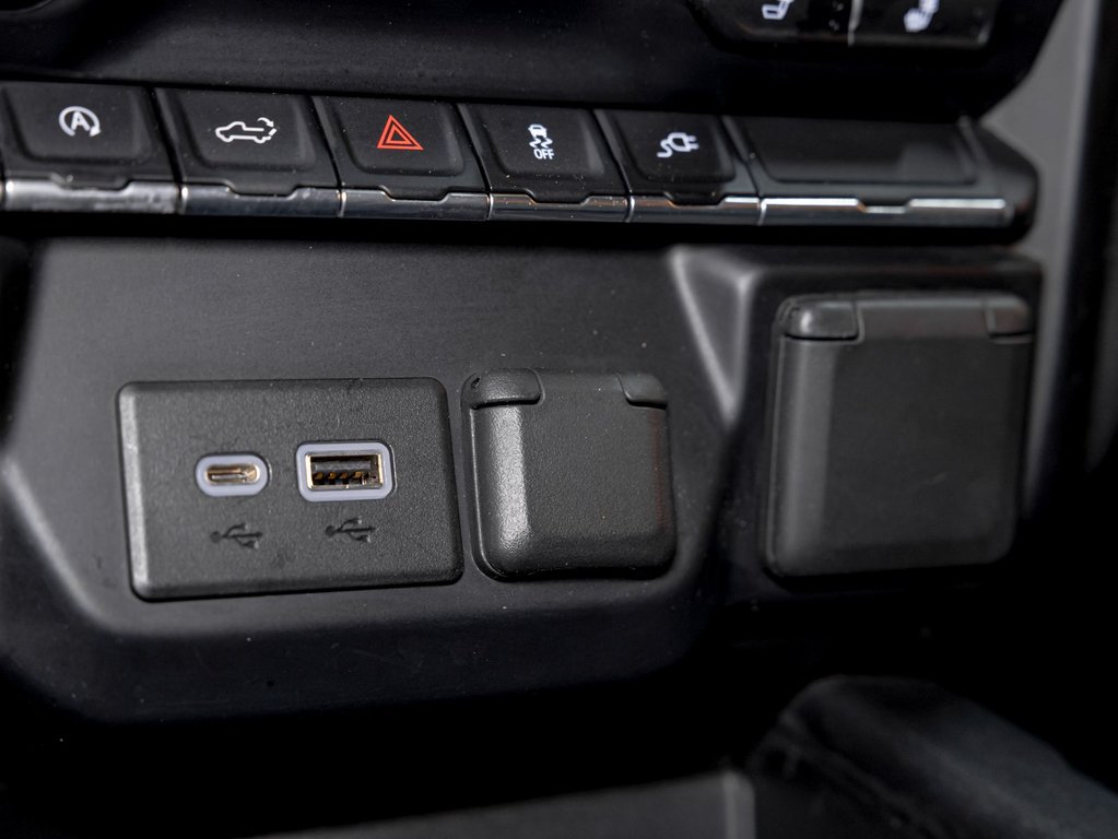 2020 Chevrolet Silverado 1500 in St-Jérôme, Quebec - 22 - w1024h768px