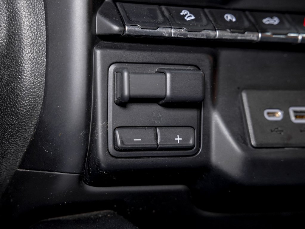 2020 Chevrolet Silverado 1500 in St-Jérôme, Quebec - 23 - w1024h768px