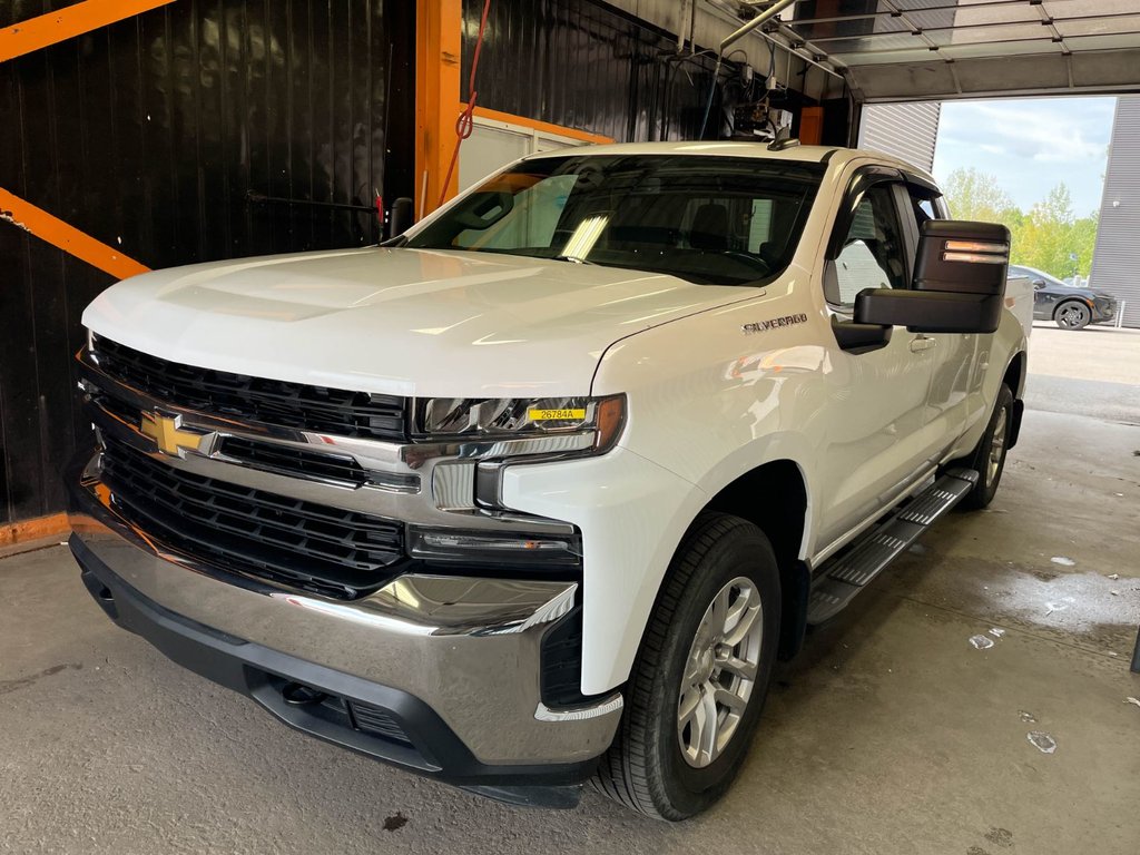 2020 Chevrolet Silverado 1500 in St-Jérôme, Quebec - 1 - w1024h768px