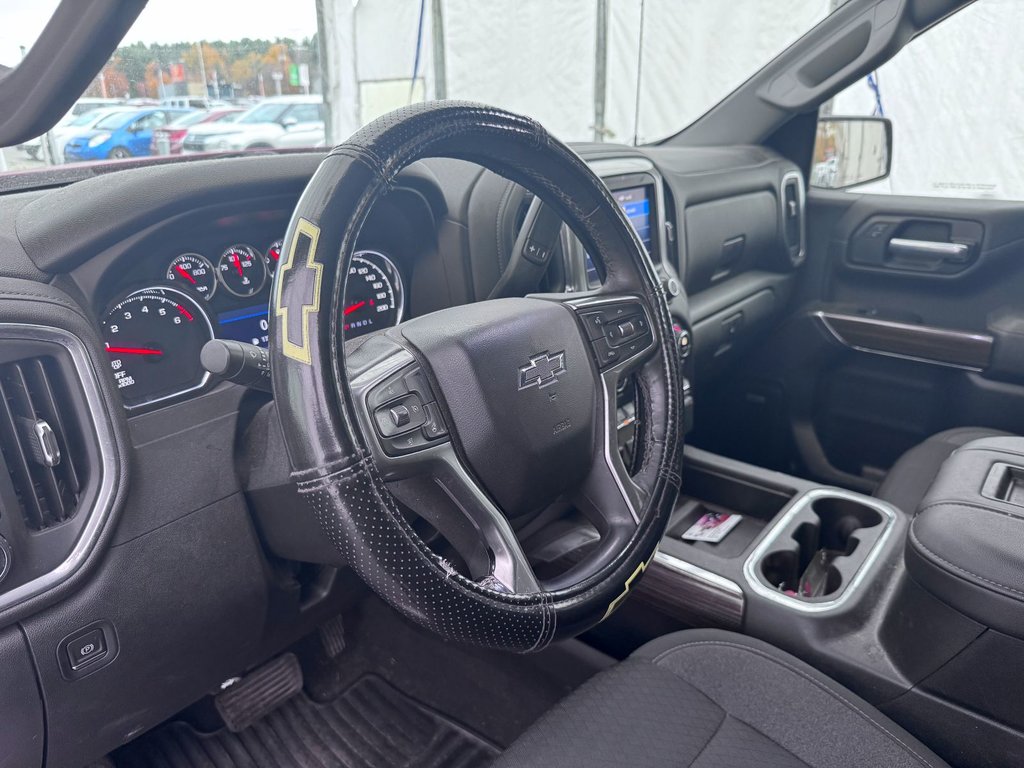 Chevrolet Silverado 1500  2021 à St-Jérôme, Québec - 3 - w1024h768px