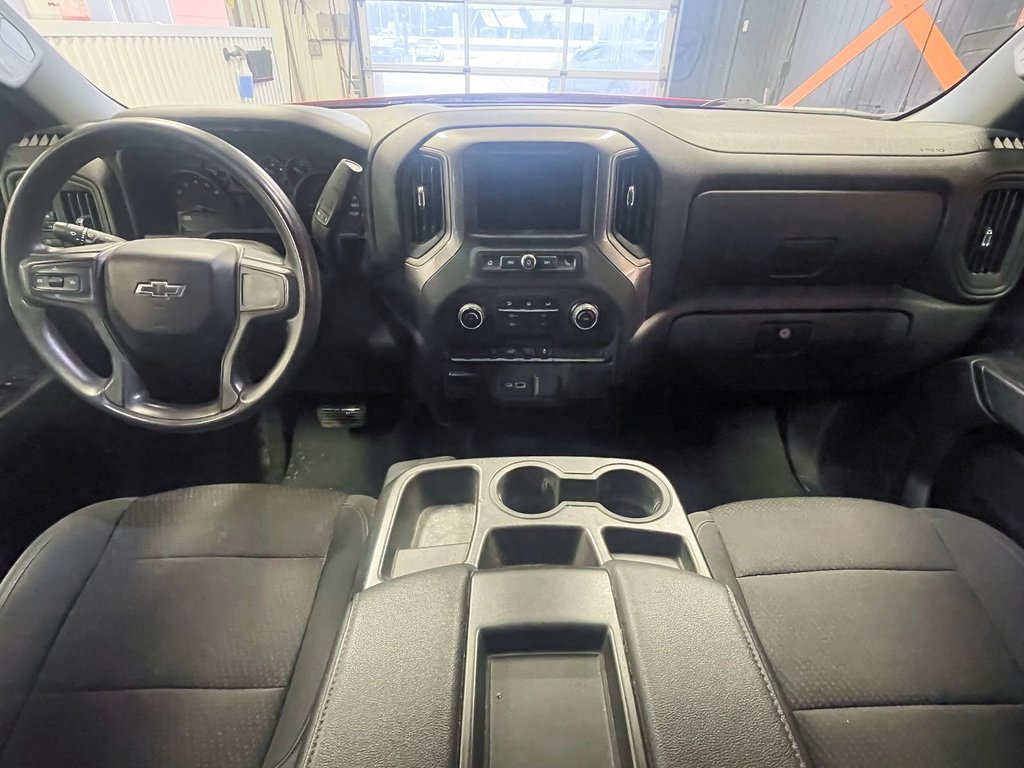 2021 Chevrolet Silverado 1500 in St-Jérôme, Quebec - 10 - w1024h768px