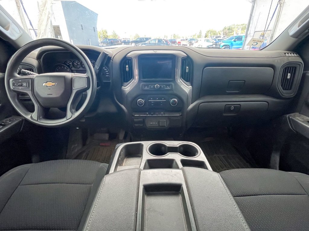 2021 Chevrolet Silverado 1500 in St-Jérôme, Quebec - 10 - w1024h768px