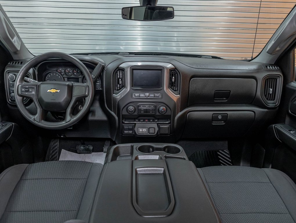2021 Chevrolet Silverado 1500 in St-Jérôme, Quebec - 11 - w1024h768px