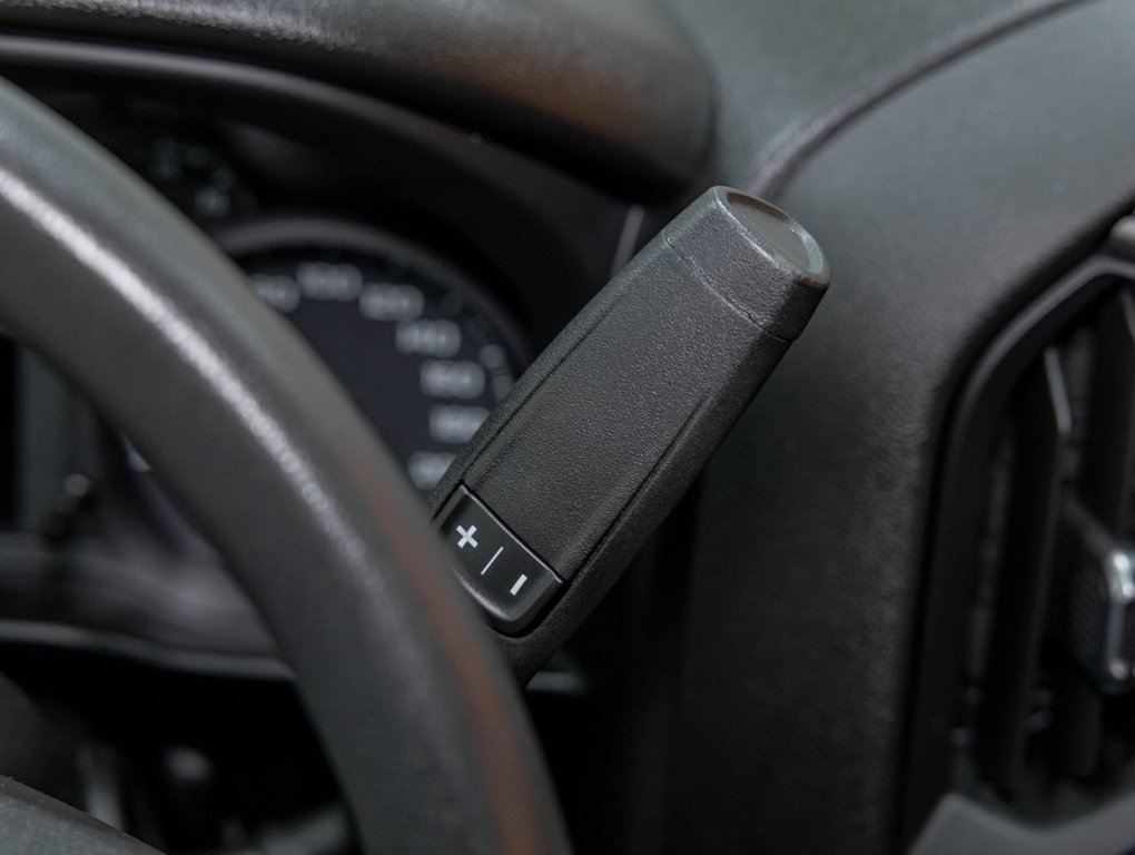 2021 Chevrolet Silverado 1500 in St-Jérôme, Quebec - 23 - w1024h768px