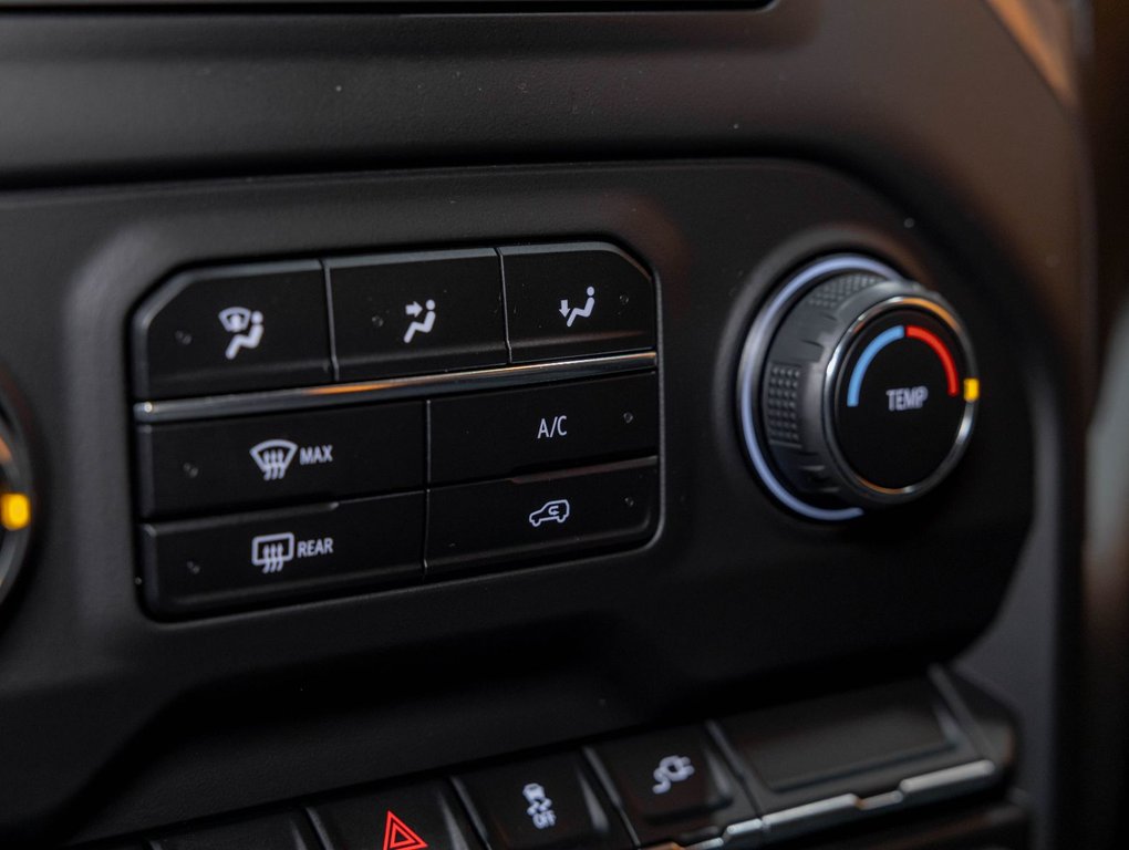2021 Chevrolet Silverado 1500 in St-Jérôme, Quebec - 18 - w1024h768px