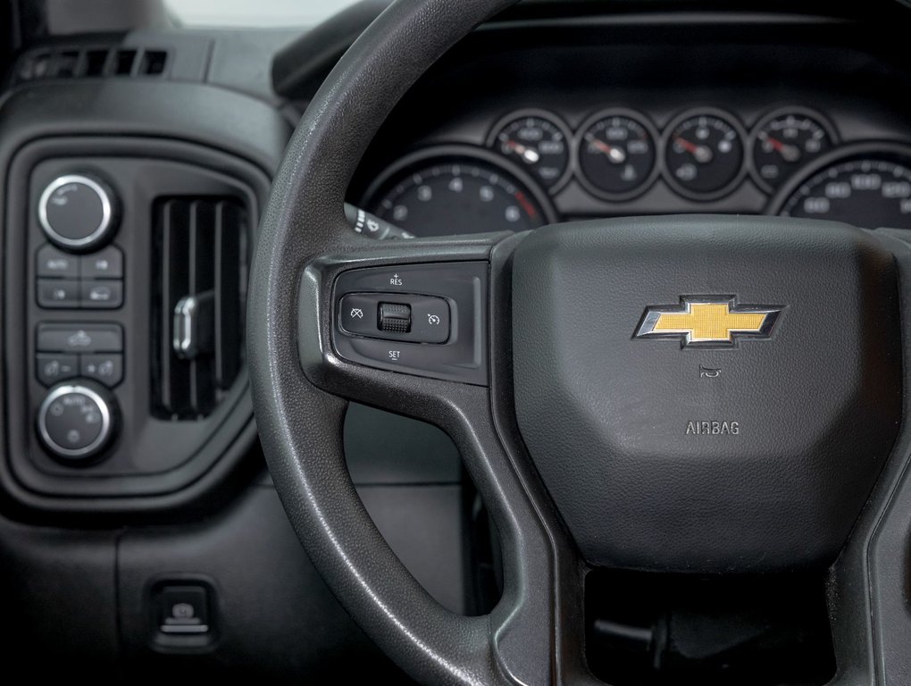 2021 Chevrolet Silverado 1500 in St-Jérôme, Quebec - 14 - w1024h768px