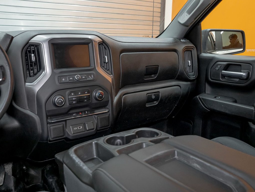 2021 Chevrolet Silverado 1500 in St-Jérôme, Quebec - 17 - w1024h768px