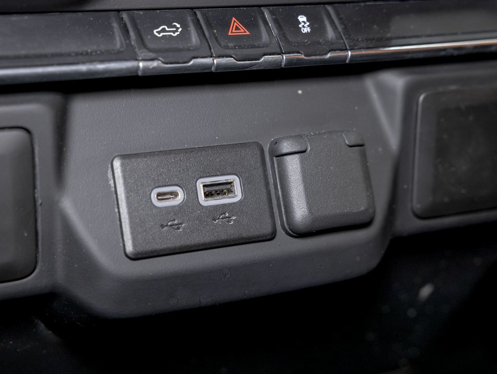 2021 Chevrolet Silverado 1500 in St-Jérôme, Quebec - 20 - w1024h768px