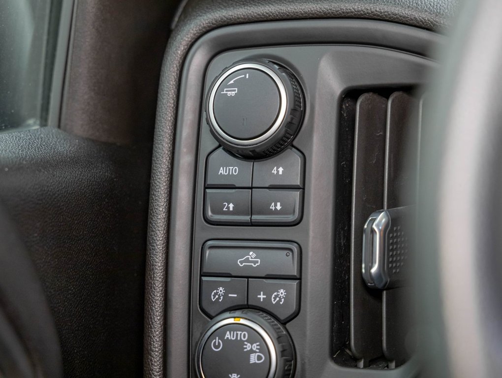 2021 Chevrolet Silverado 1500 in St-Jérôme, Quebec - 21 - w1024h768px