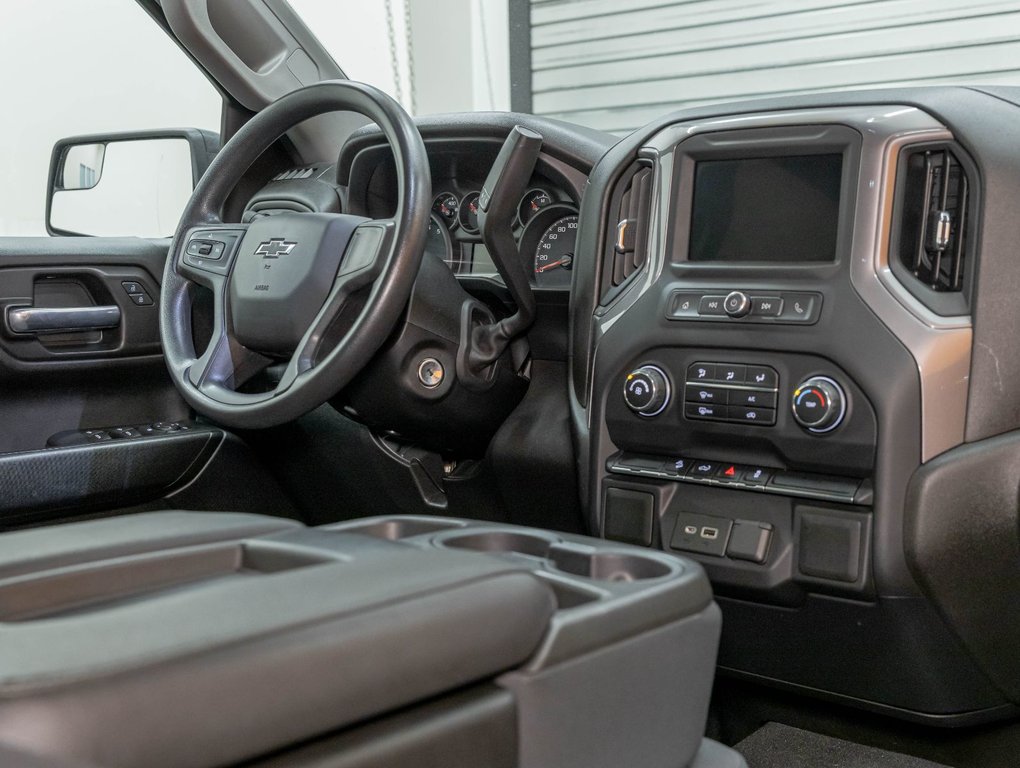 2021 Chevrolet Silverado 1500 in St-Jérôme, Quebec - 23 - w1024h768px