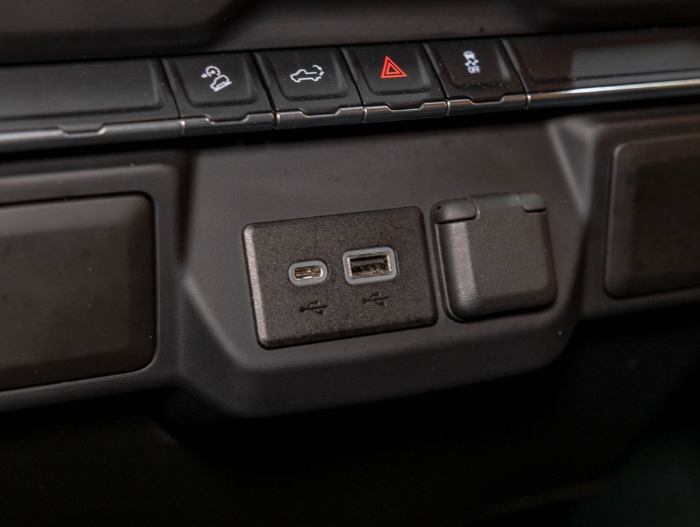 2021 Chevrolet Silverado 1500 in St-Jérôme, Quebec - 18 - w1024h768px