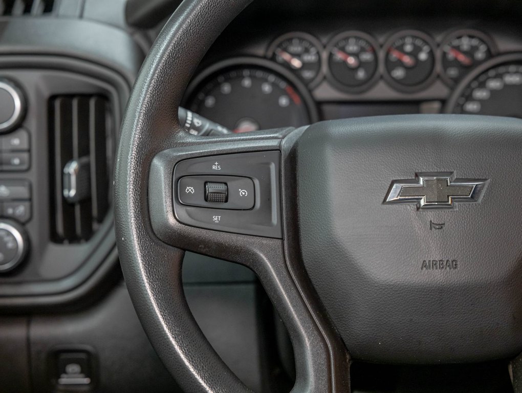 2021 Chevrolet Silverado 1500 in St-Jérôme, Quebec - 14 - w1024h768px