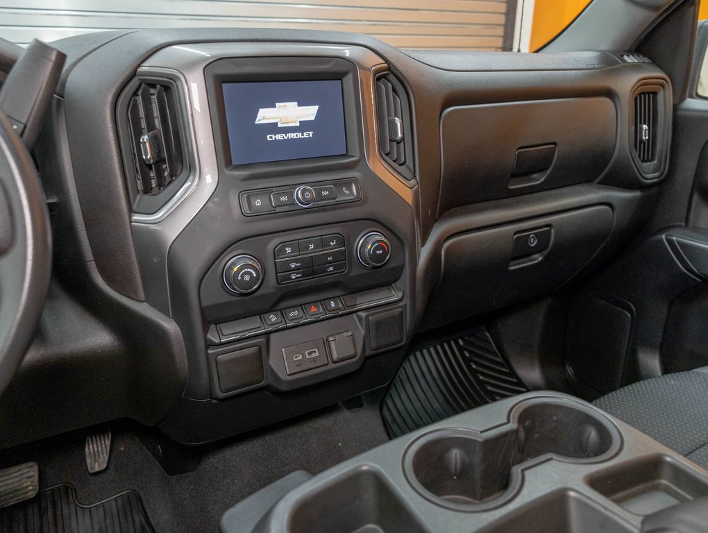 2021 Chevrolet Silverado 1500 in St-Jérôme, Quebec - 17 - w1024h768px