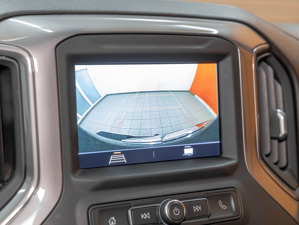 2021 Chevrolet Silverado 1500 in St-Jérôme, Quebec - 16 - w1024h768px