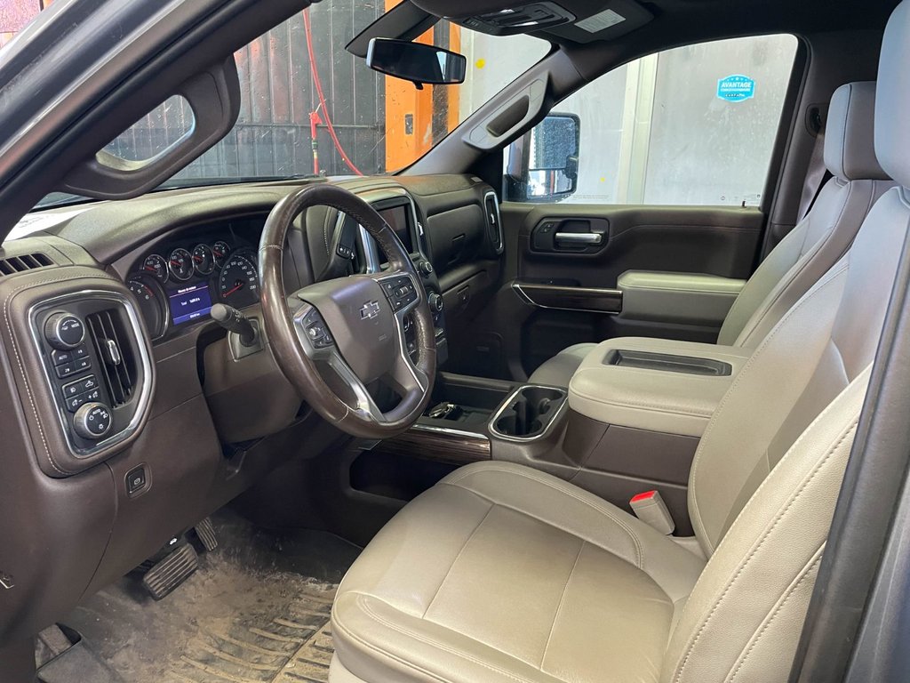 2021 Chevrolet Silverado 1500 in St-Jérôme, Quebec - 3 - w1024h768px