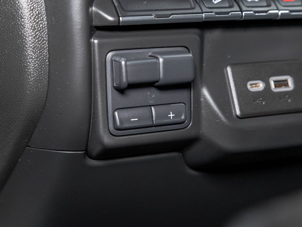 2021 Chevrolet Silverado 1500 in St-Jérôme, Quebec - 18 - w1024h768px