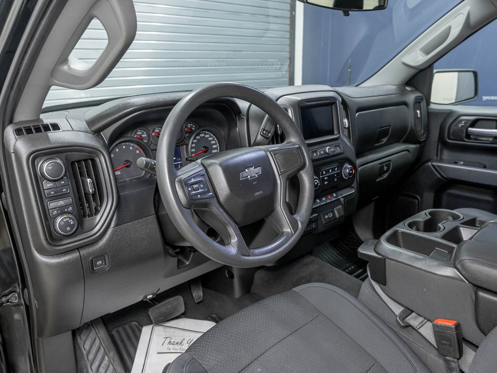 2021 Chevrolet Silverado 1500 in St-Jérôme, Quebec - 2 - w1024h768px