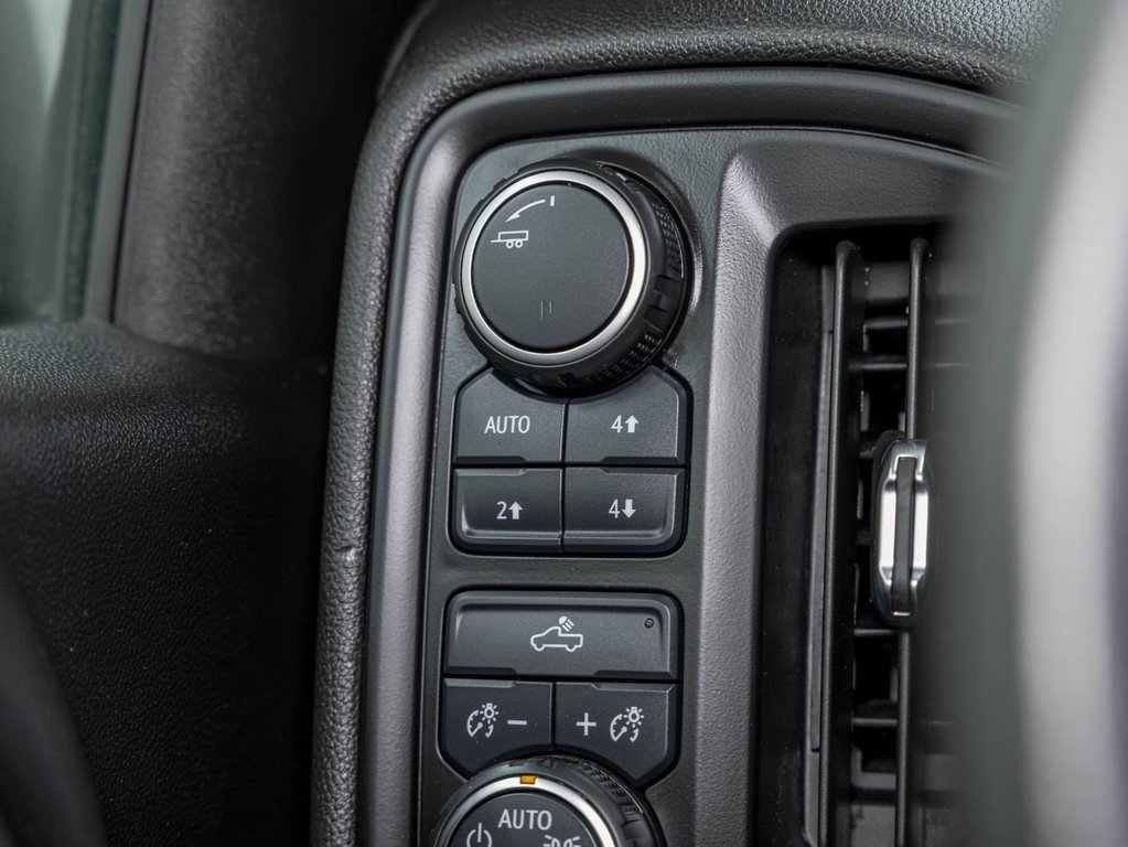 2021 Chevrolet Silverado 1500 in St-Jérôme, Quebec - 21 - w1024h768px