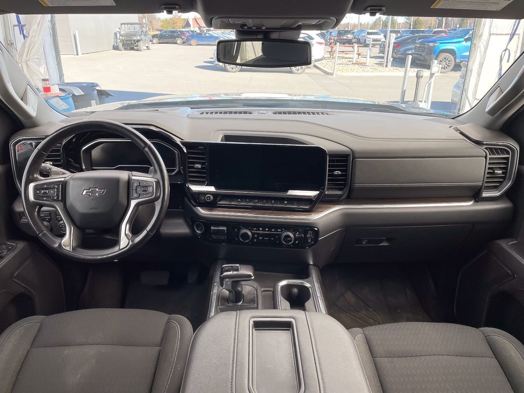 2022 Chevrolet Silverado 1500 in St-Jérôme, Quebec - 10 - w1024h768px