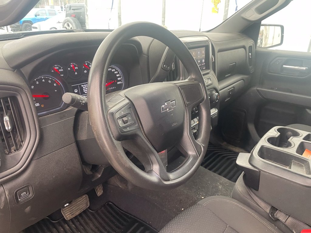 Chevrolet Silverado 1500  2022 à St-Jérôme, Québec - 3 - w1024h768px