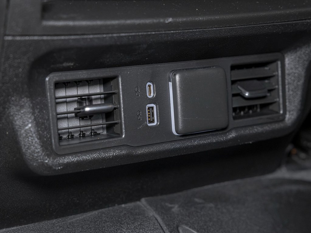 2022 Chevrolet Silverado 1500 in St-Jérôme, Quebec - 31 - w1024h768px