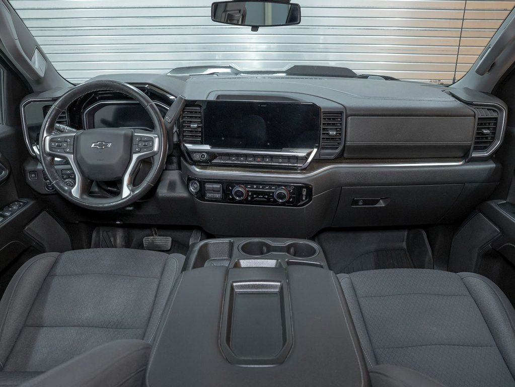 2022 Chevrolet Silverado 1500 in St-Jérôme, Quebec - 11 - w1024h768px