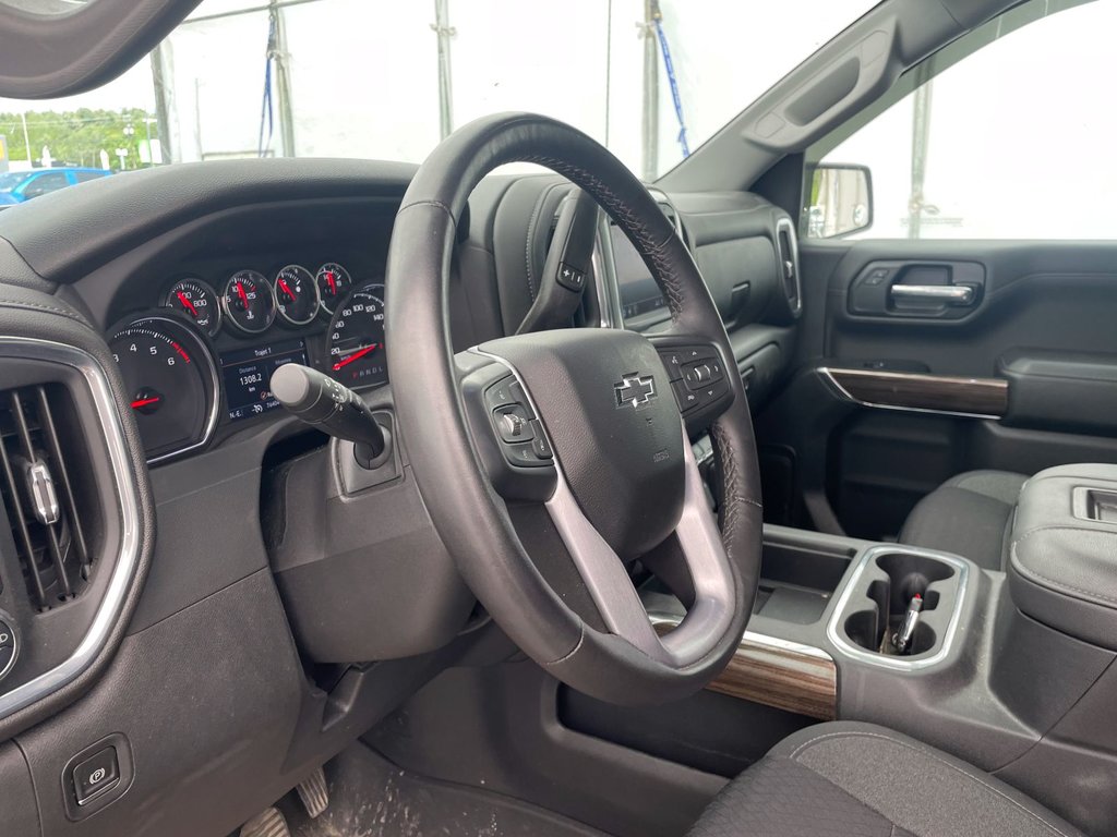 2022 Chevrolet Silverado 1500 in St-Jérôme, Quebec - 3 - w1024h768px