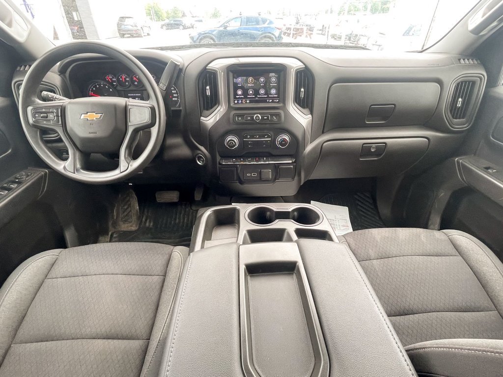 2022 Chevrolet Silverado 1500 in St-Jérôme, Quebec - 10 - w1024h768px