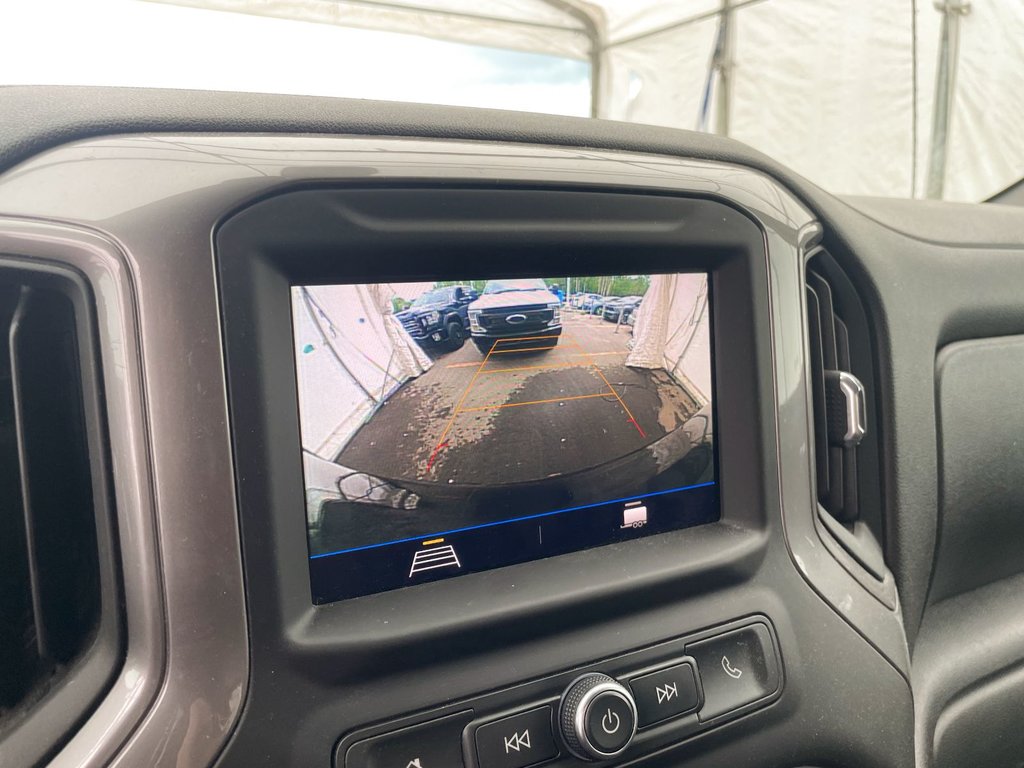 2022 Chevrolet Silverado 1500 in St-Jérôme, Quebec - 10 - w1024h768px