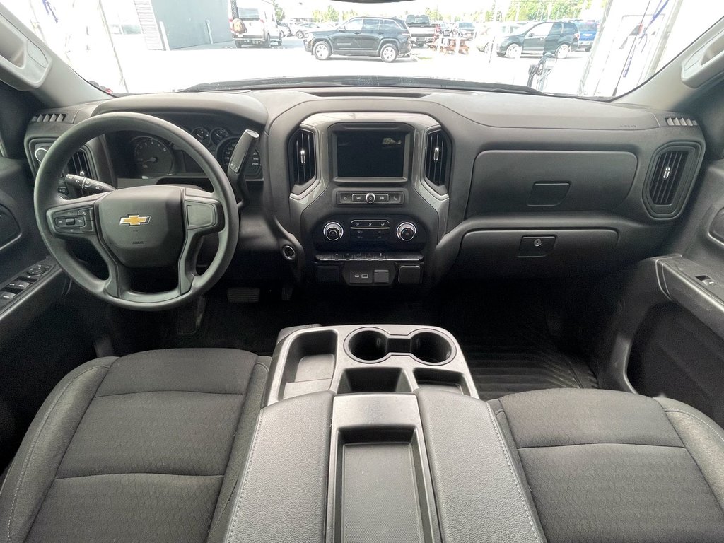 2022 Chevrolet Silverado 1500 in St-Jérôme, Quebec - 10 - w1024h768px