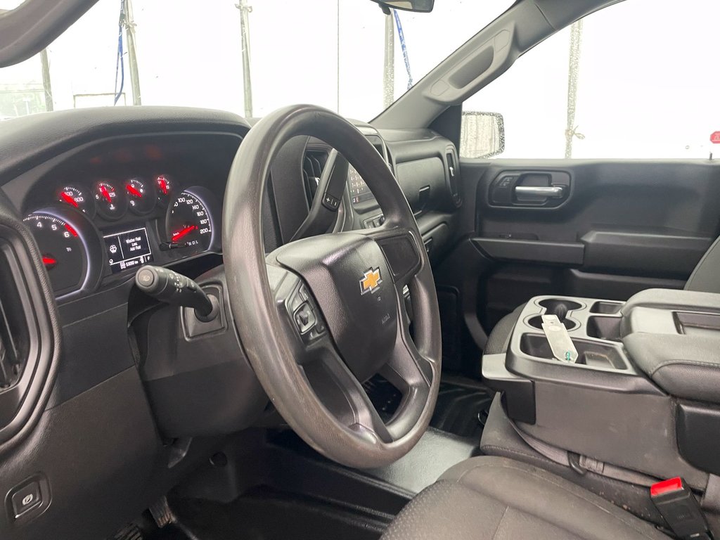 Chevrolet Silverado 1500  2022 à St-Jérôme, Québec - 3 - w1024h768px