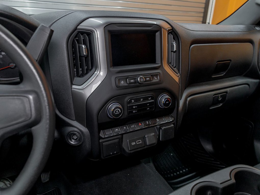 Chevrolet Silverado 1500  2022 à St-Jérôme, Québec - 17 - w1024h768px