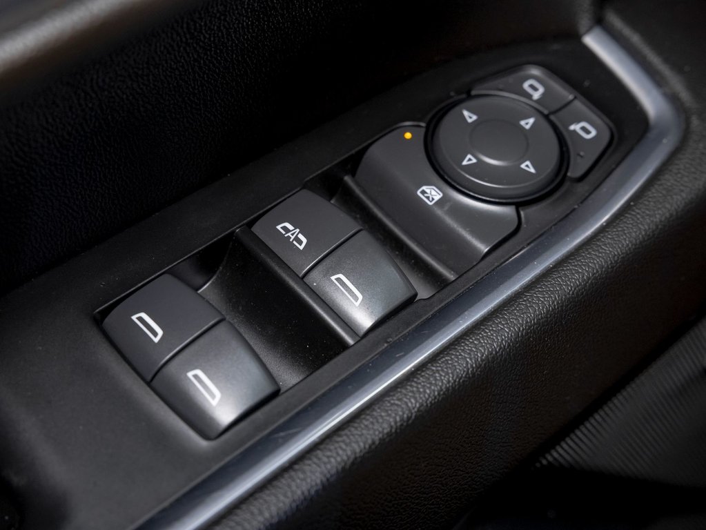 2022 Chevrolet Silverado 1500 in St-Jérôme, Quebec - 35 - w1024h768px