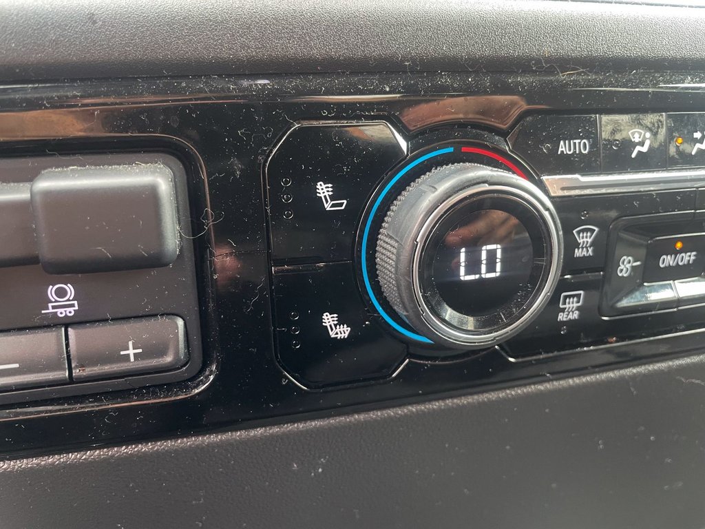 2022 Chevrolet Silverado 1500 in St-Jérôme, Quebec - 12 - w1024h768px