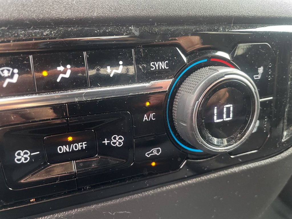 2022 Chevrolet Silverado 1500 in St-Jérôme, Quebec - 16 - w1024h768px