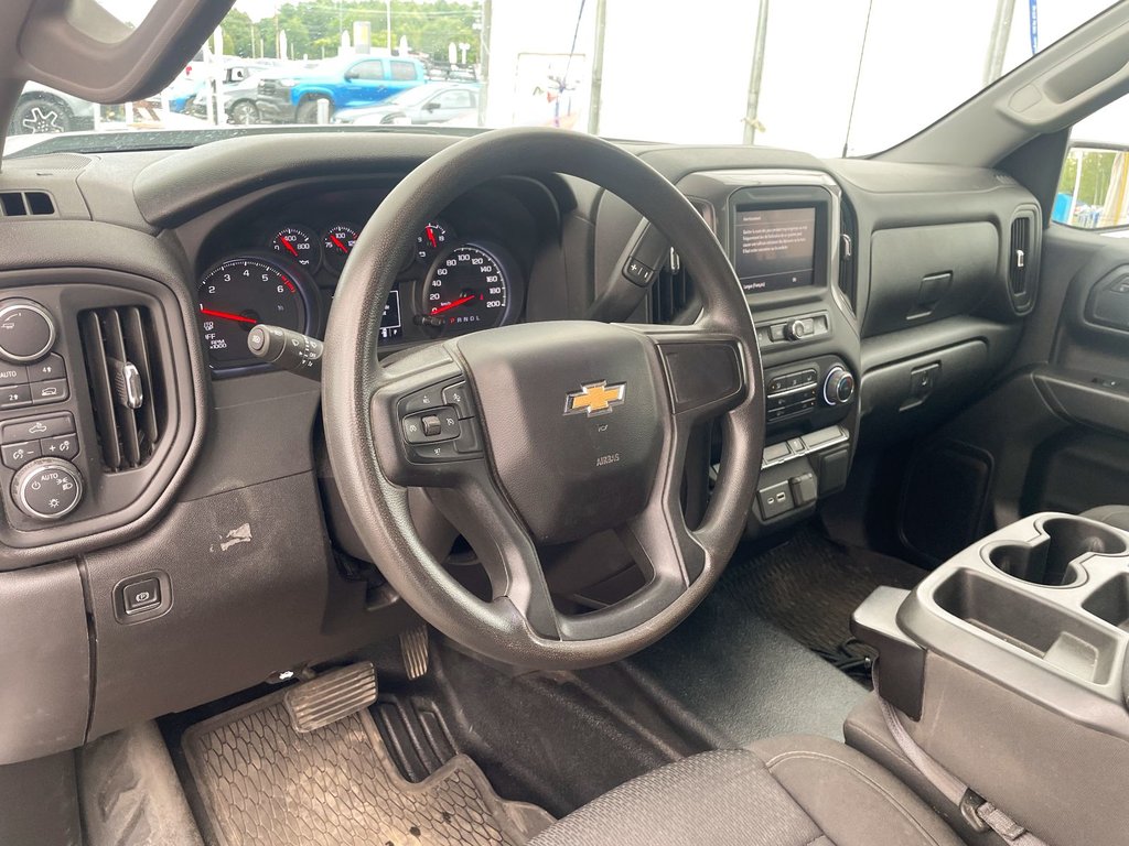 Chevrolet Silverado 1500  2022 à St-Jérôme, Québec - 3 - w1024h768px