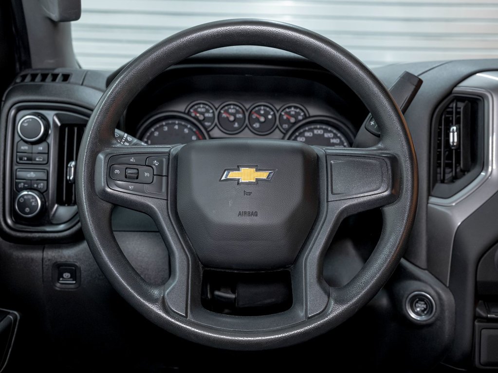 Chevrolet Silverado 1500  2022 à St-Jérôme, Québec - 12 - w1024h768px