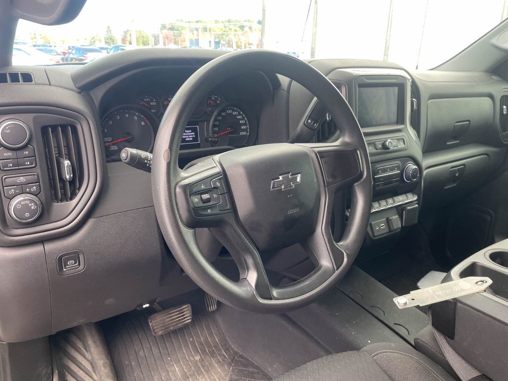 2022 Chevrolet Silverado 1500 in St-Jérôme, Quebec - 3 - w1024h768px