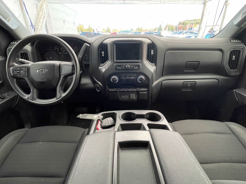 2022 Chevrolet Silverado 1500 in St-Jérôme, Quebec - 10 - w1024h768px