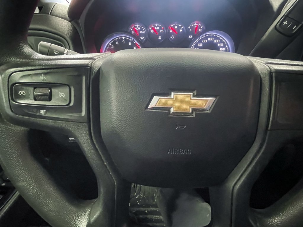 Chevrolet Silverado 1500  2022 à St-Jérôme, Québec - 13 - w1024h768px