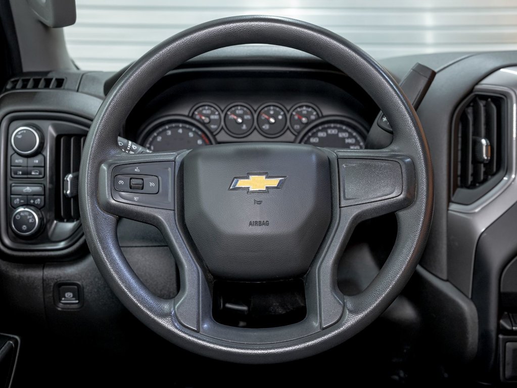 Chevrolet Silverado 1500  2022 à St-Jérôme, Québec - 12 - w1024h768px