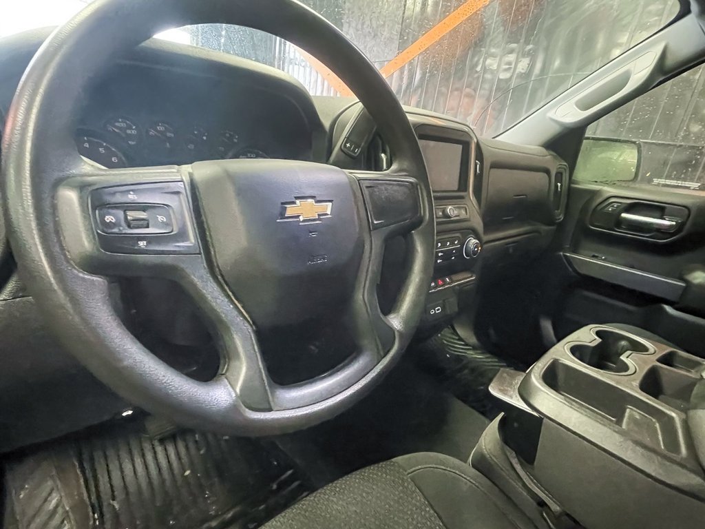 Chevrolet Silverado 1500  2022 à St-Jérôme, Québec - 3 - w1024h768px