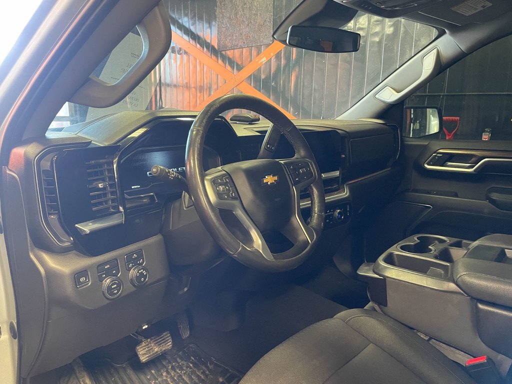 Chevrolet Silverado 1500  2022 à St-Jérôme, Québec - 4 - w1024h768px